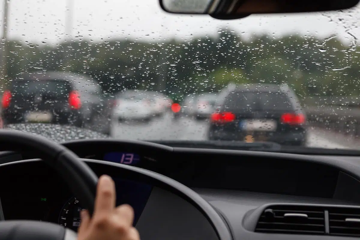 car accidents,rain